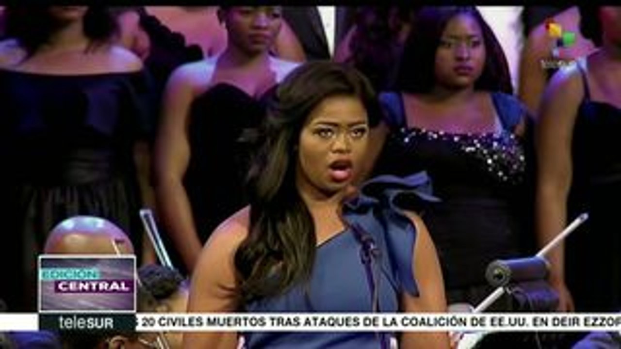 Jóvenes sudafricanos interpretan música clásica occidental