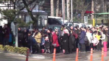 Bursa Uludağ'dan Dönmek İçin 2 Bin Kişi Teleferik Kuyruğuna Girdi