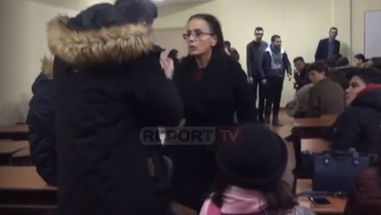 Incident tek 'Ekonomiku'/ Kërkon të nxjerrë jashtë pedagogen Manxhari, studentët: Është nga LSI-ja