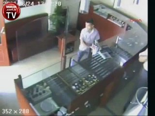 Cet ado de 12 ans aide à arrêter un voleur armé. Quel courage!