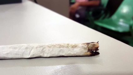 Adolescente é apreendido com cigarro de maconha