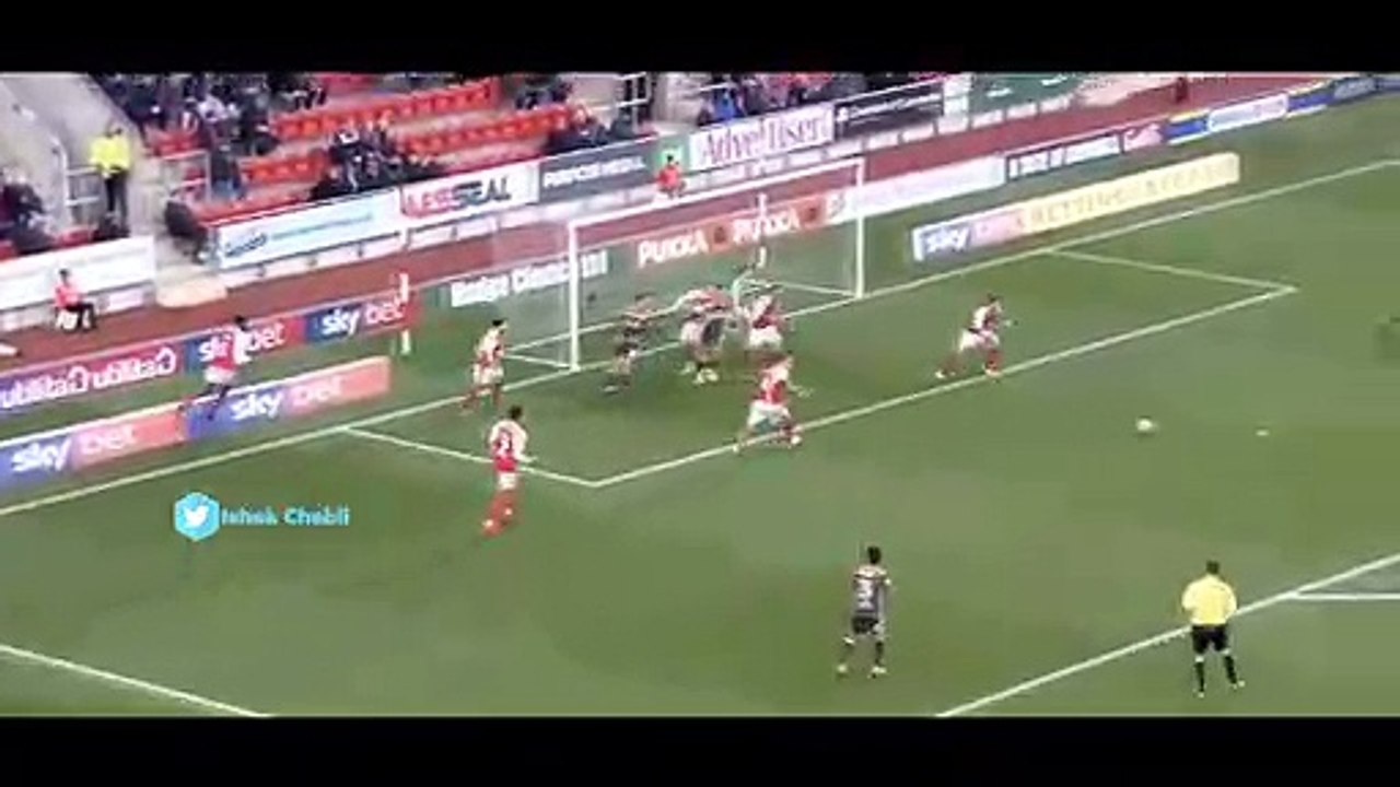 Magnifique passe décisive et but de Benrahma face à Rotherham