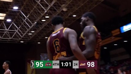 JaCorey Williams rattles the rim on the finish!