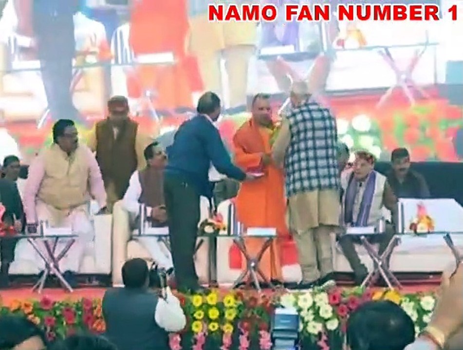 Chief Minister Yogi Adityanath honored Ayurvedic doctors in Kanpur