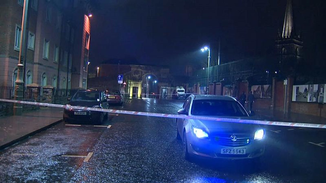 Взрыв в Северной Ирландии: полиция рассматривае...