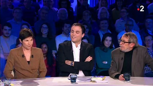 Charles Consigny tacle le concours Miss France et Jean-Pierre Foucault et son litre de fond de teint - Regardez