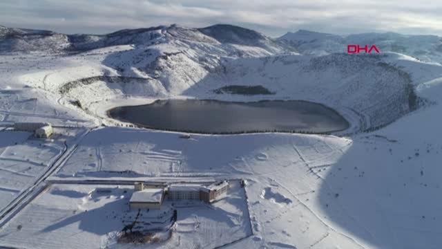 Aksaray Kapadokya'nın 'Kalbi' Narlı Göl'de Kış Güzelliği