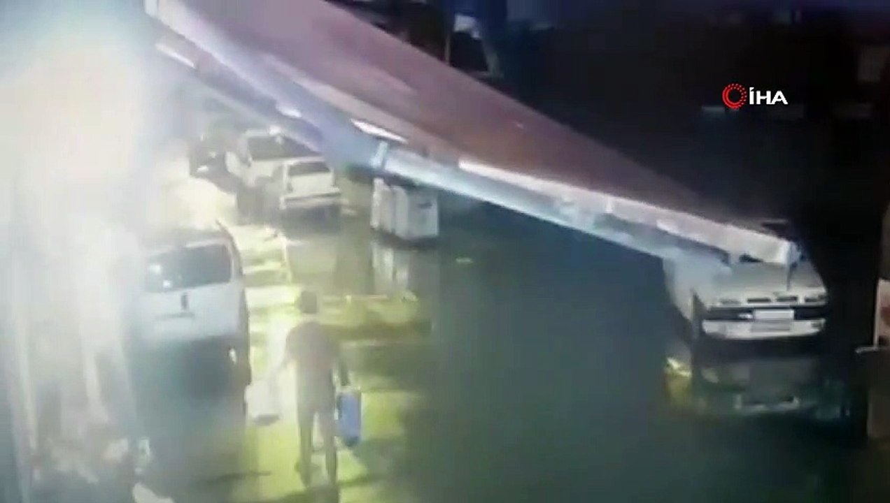 Dikkatsiz sürücü faciaya neden oluyordu...Kaza anları kamerada