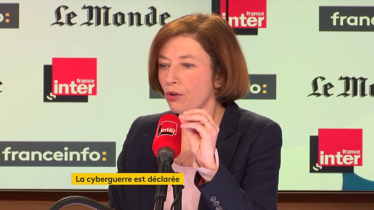Florence Parly sur la cyberguerre : "Nous lançons une campagne de recrutement d'experts numériques"