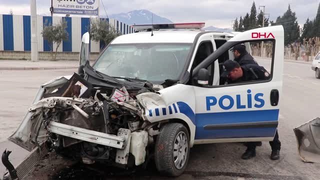 Denizli Çöp Kamyonu Polis Otosuyla Çarpıştı 2 Polis Memuru Yaralı