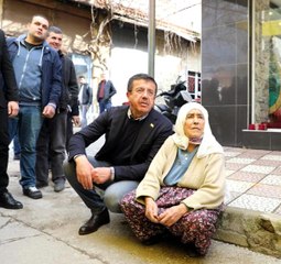 Zeybekci ile Safiye Teyze Arasındaki Sohbetin Görüntüleri, İlgi Gördü