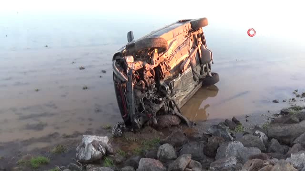 Cenaze Yolunda Trafik Kazası: 3 Yaralı