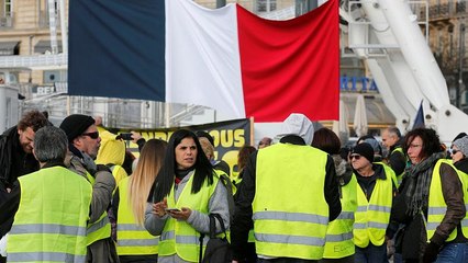 شاهد: نساء السترات الصفراء في باريس وجه جديد للحراك في فرنسا