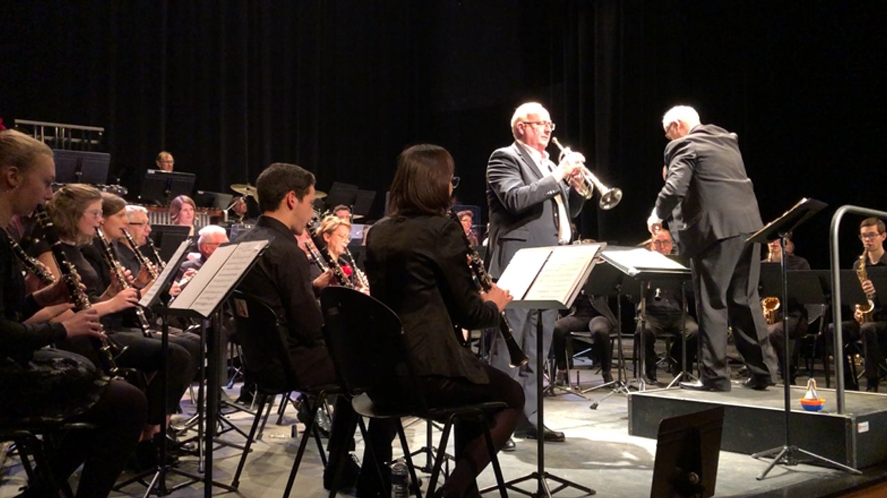 Le trompettiste Éric Aubier en concert avec l’Harmonie du cap Lihou