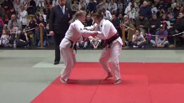 Manon Lecharlier (Frameries) vs Ameline Vella (Lessines) en U21 -57kg au Provincial jeunes 2019 (par Simon Barzyczak)