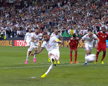 Iran sink Oman thanks to defensive error and controversial penalty