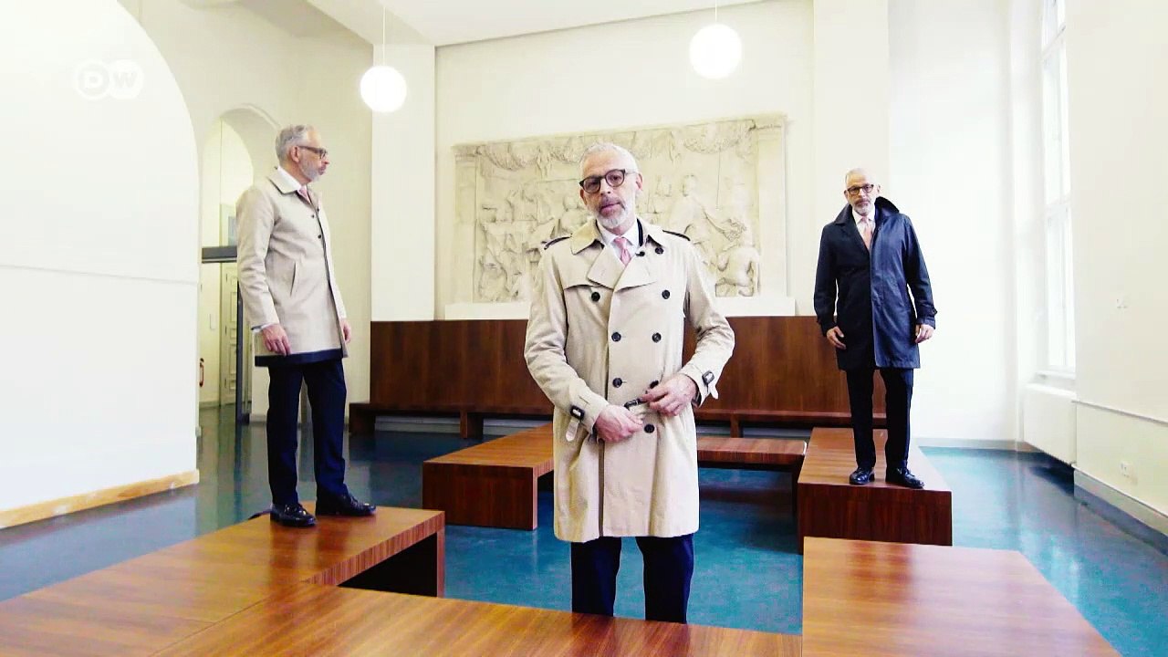 Die handgranate am trenchcoat? | made in germany