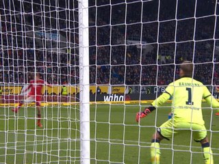 Late Lewandowski strike seals win for Bayern