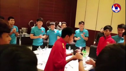 Đức Huy đón sinh nhật đặc biệt nhất trong ngày Việt Nam vào tứ kết Asian Cup 2019| VFF Channel