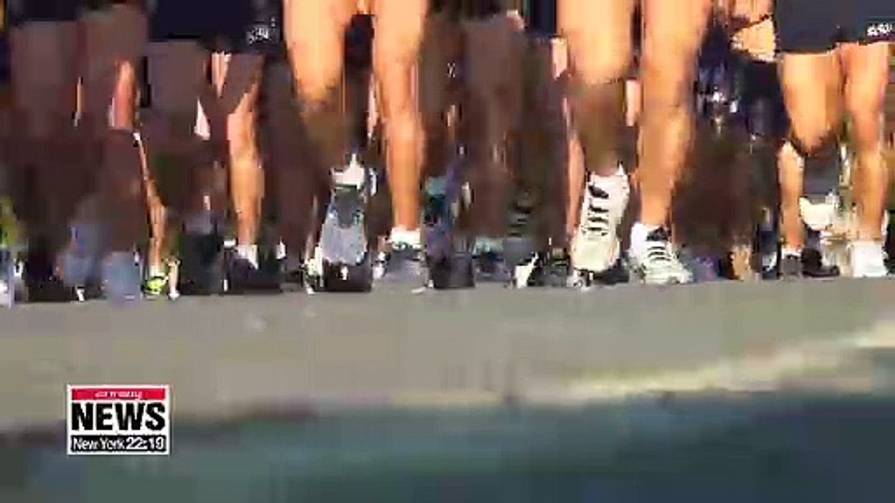 Navy's Sea Salvage and Rescue Unit conducts winter training at sea