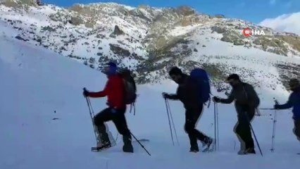 Van'daki sütun şelalesinin ilk oluşumu başladı