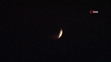 Kanlı Ay Tutulması İstanbul'da Kısmen Görüldü