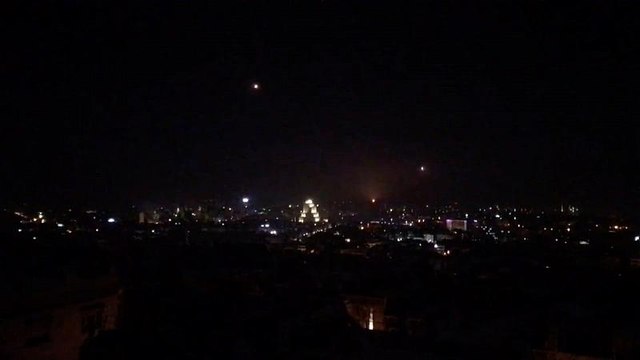 Israele conferma: razzi contro l'Iran in Siria