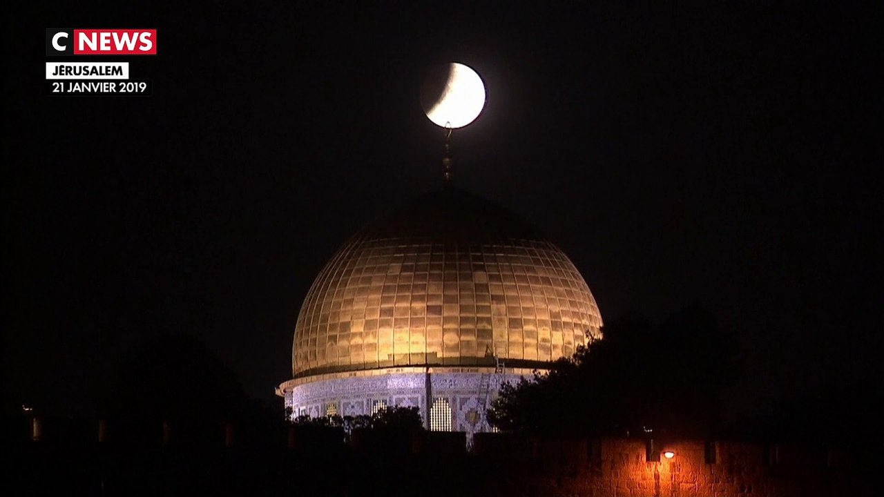 L'éclipse de lune a illuminé la planète