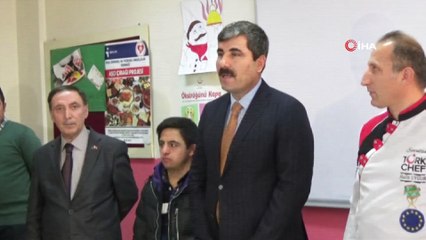 Zihinsel engelliler aşçılık mesleğini öğreniyor