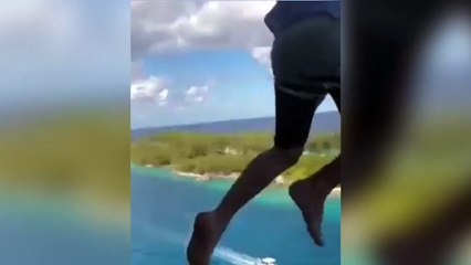 Salta al mar desde un crucero y es vetado de por vida