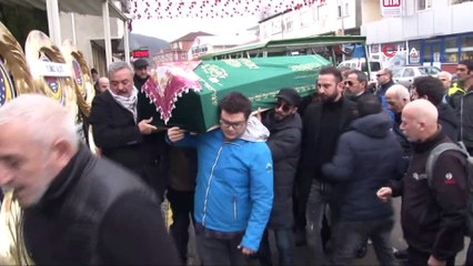 Ünlü oyuncu Mesut Akusta’nın annesi son yolculuğuna uğurlandı