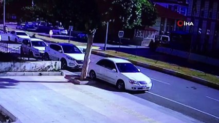 Yaya geçidinde inanılmaz kaza kamerada