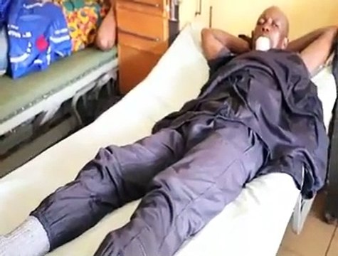 Le chef d'Etat-major des armées rend visite à des policiers blessés dans la manif du mardi 23 octobre