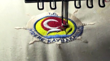 Rizeli kadınlar çevre için bez çanta dikiyor