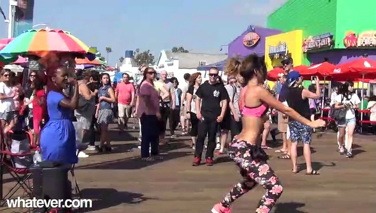 TWERKING IN PUBLIC