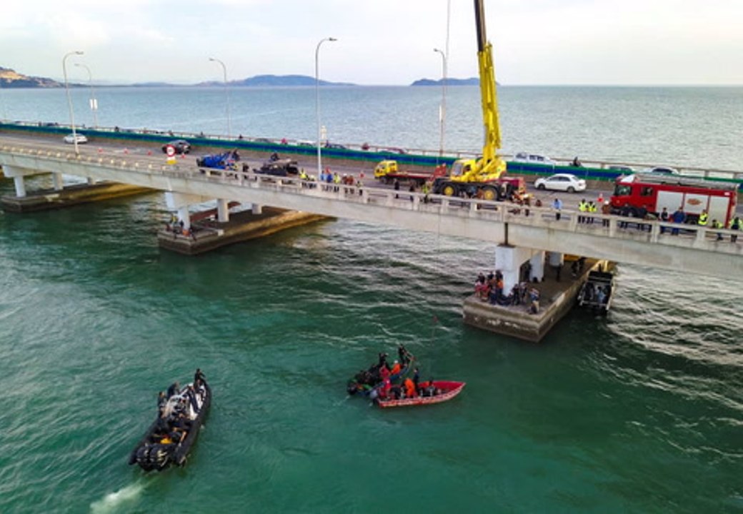 Police halt efforts to retrieve SUV wreckage