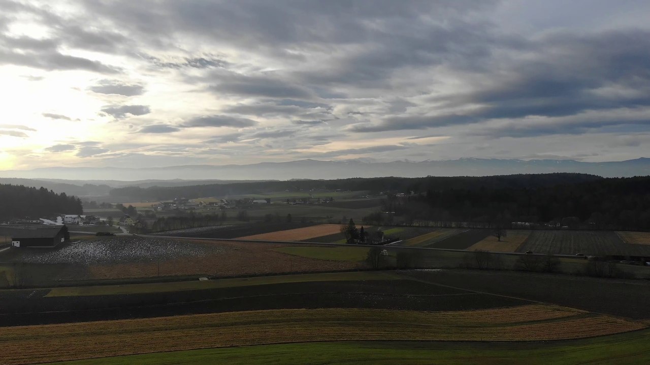 Flying with the DJI Mavic Air | 4K Footage |