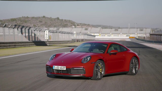 Porsche 911 Carrera 4S Design in Guards Red