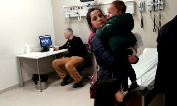 Hasta çocuklar ağladı, doktor iskambil oynadı