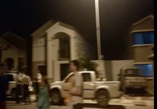 Tres casas estruchada en urbanización privada en la vía a Samborondón