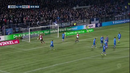 Van Persie frikikten avladı