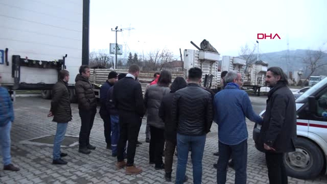 Düzce Tır Sürücüsü Yük İndirirken Kalp Krizi Geçirerek Öldü