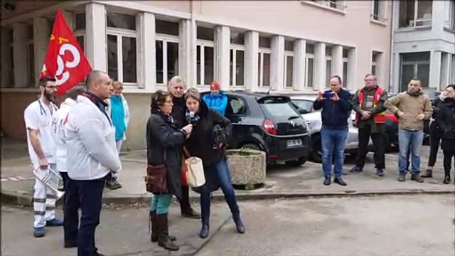 Lons-le-Saunier : manifestation pour le maintien de la 2e ligne de SMUR
