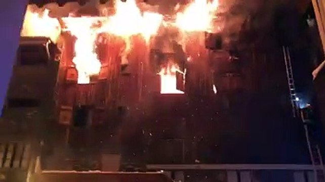 Les images de lincendie dans un bâtiment de Courchevel