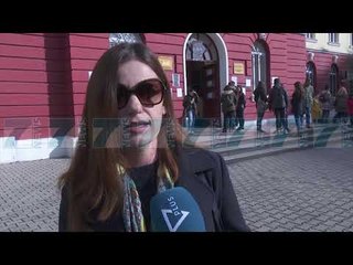 PEDAGOGET E FAKULTETIT TE FILOLOGJISE NE GREVE - News, Lajme - Kanali 7