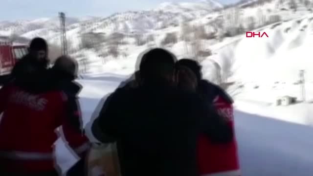Bingöl Kardan Yolu Kapanan Köydeki Hasta, Paletli Ambulansla Hastaneye Getirildi