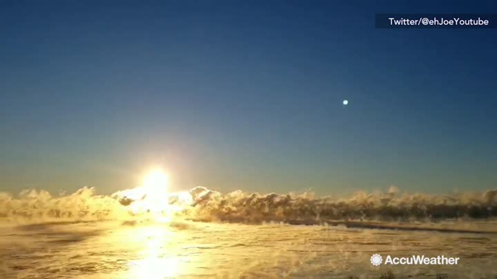 ⁣Stunning time-lapse of sunrise over Lake Ontario
