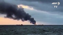 Catorce muertos por incendio en dos barcos en Crimea