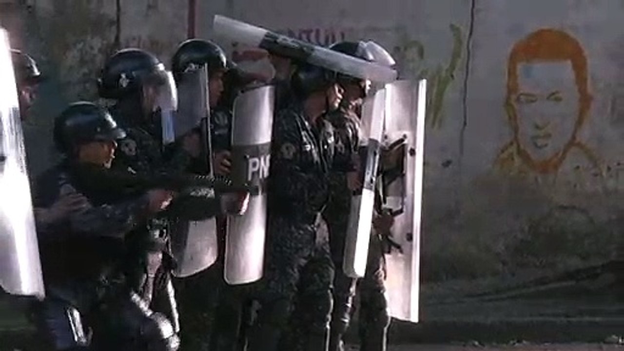 Protests in Venezuela after arrest of anti-Maduro soldiers