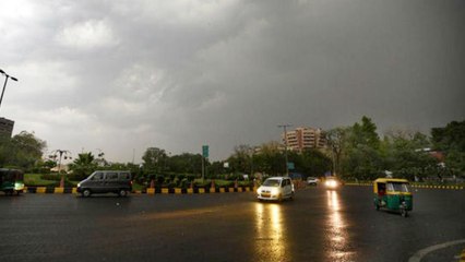 Delhi-NCR में 2 दिन तक भारी बारिश का Alert, सुबह के वक्त छा गया अंधेरा | वनइंडिया हिंदी